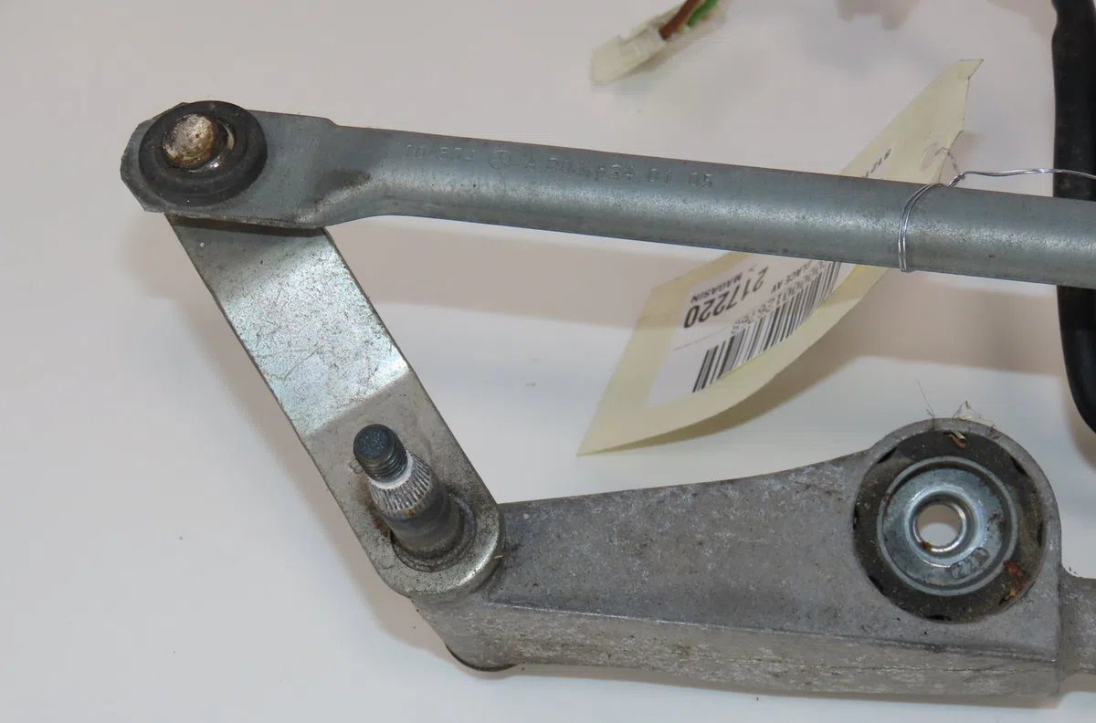 Moteur essuie-glace avant Mercedes-benz CLASSE C (W203) C 220 cdi (203.008) (2003-2007) occasion