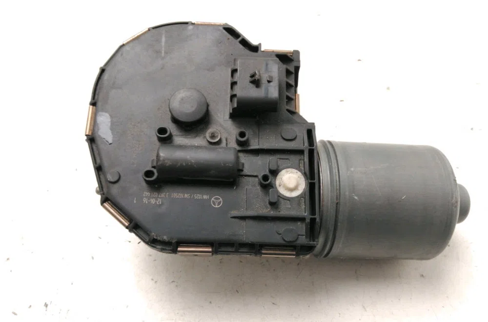 Moteur essuie-glace avant Mercedes-benz CLASSE E T-Model (S212) E 220 cdi - bluetec (212.202, 212.201) (2009-2016) occas
