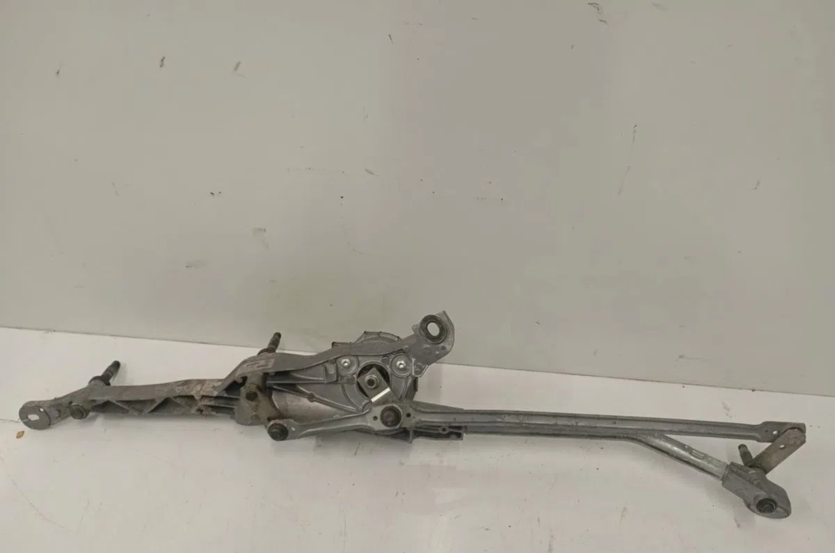Moteur essuie-glace avant Mercedes-benz CLASSE E (W212) E 200 cdi - bluetec (212.005, 212.006) (2009-2015) occasion