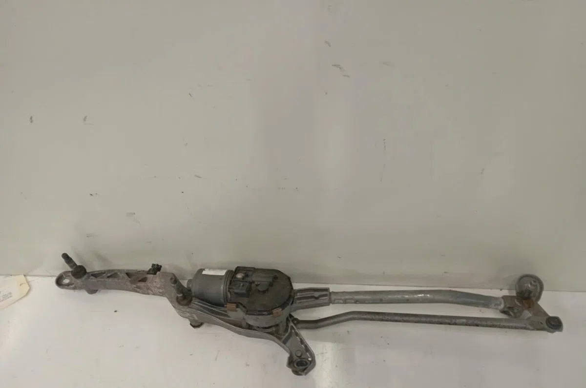 Moteur essuie-glace avant Mercedes-benz CLASSE E (W212) E 200 cdi - bluetec (212.005, 212.006) (2009-2015) occasion