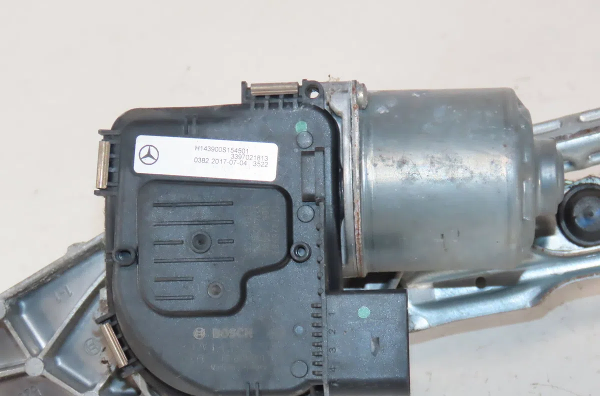 Moteur essuie-glace avant Mercedes-benz CLASSE E (W213) E 200 d (213.013) (2016) 4 portes occasion