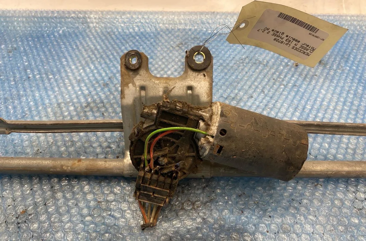 Moteur essuie-glace avant Mercedes-benz CLASSE M (W163) Ml 270 cdi (163.113) (1999-2005) occasion