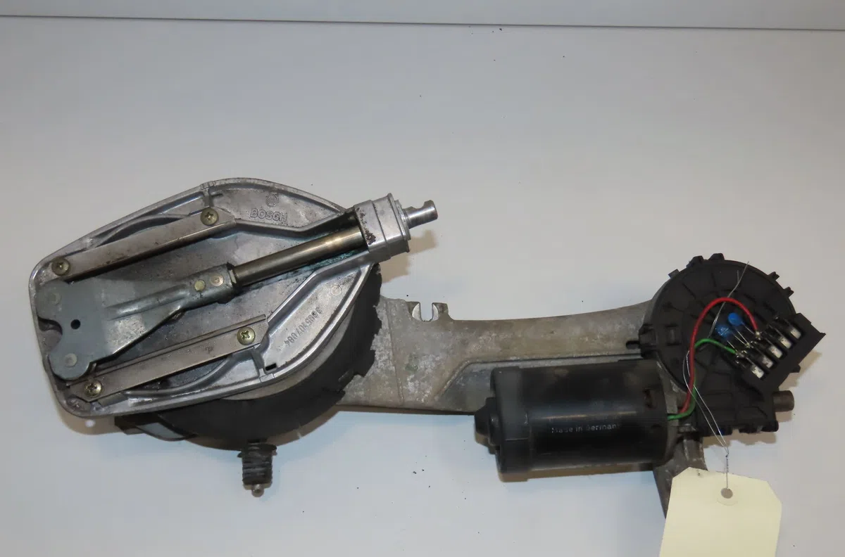 Moteur essuie-glace avant Mercedes-benz CLK (C208) Clk 230 kompressor (208.347) (1997-2000) occasion