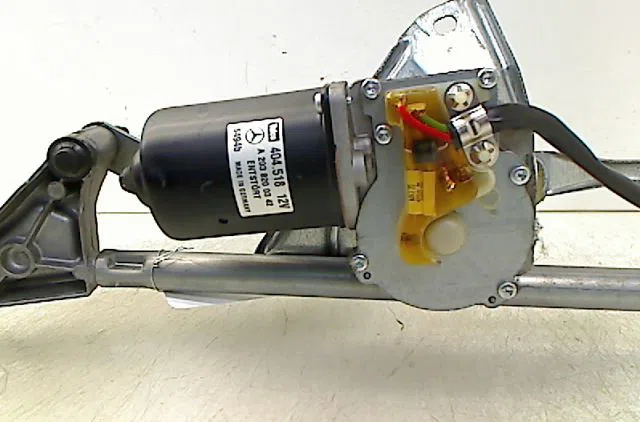 Moteur essuie-glace avant Mercedes-benz CLK (C209) Clk 270 cdi (209.316) (2002-2009) occasion
