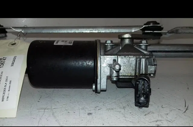 Moteur essuie-glace avant Mercedes-benz SLK (R171) 200 kompressor (171.445) (2008-2011) occasion