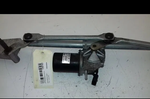 Moteur essuie-glace avant Mercedes-benz SLK (R171) 200 kompressor (171.445) (2008-2011) occasion