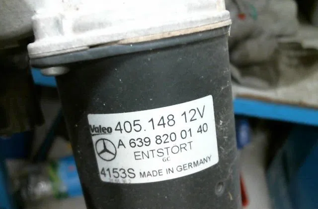 Moteur essuie-glace avant Mercedes-benz VITO Camionnette (W447) 114 cdi (447.601, 447.603, 447.605) (2014) occasion