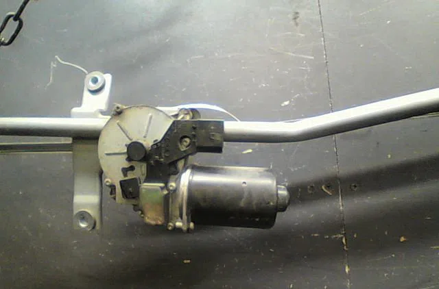 Moteur essuie-glace avant Mercedes-benz VITO - MIXTO Camionnette (W639) 111 cdi (639.601, 639.603) (2007) occasion