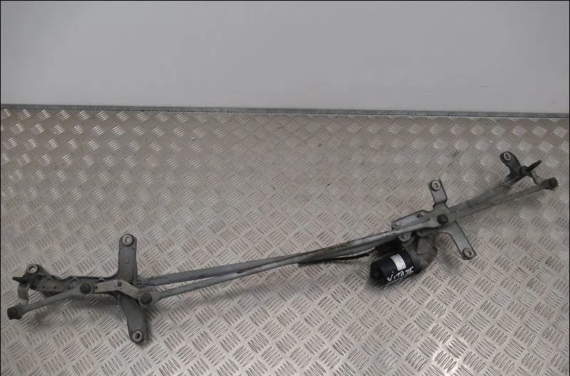 Moteur essuie-glace avant Mercedes-benz VITO - MIXTO Camionnette (W639) 116 cdi (639.601, 639.603, 639.605) (2010) occas