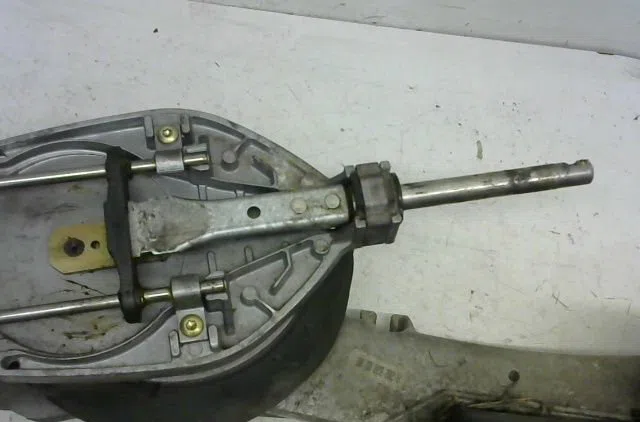 Moteur essuie-glace avant MERCEDES C220 occasion