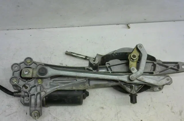 Moteur essuie-glace avant MERCEDES C220 occasion