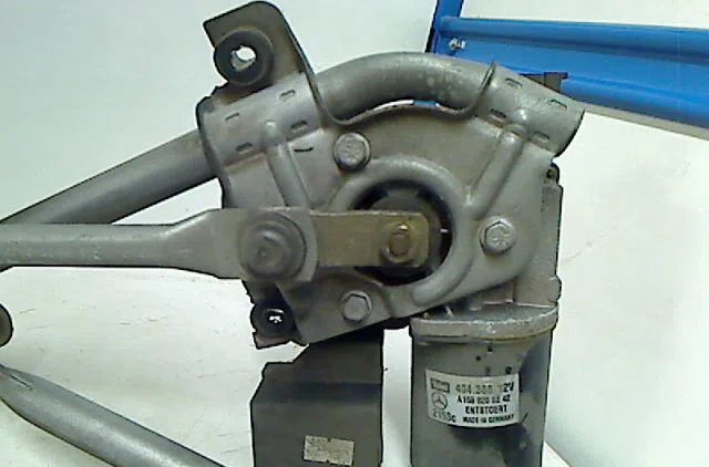 Moteur essuie-glace avant MERCEDES CLASSE A occasion