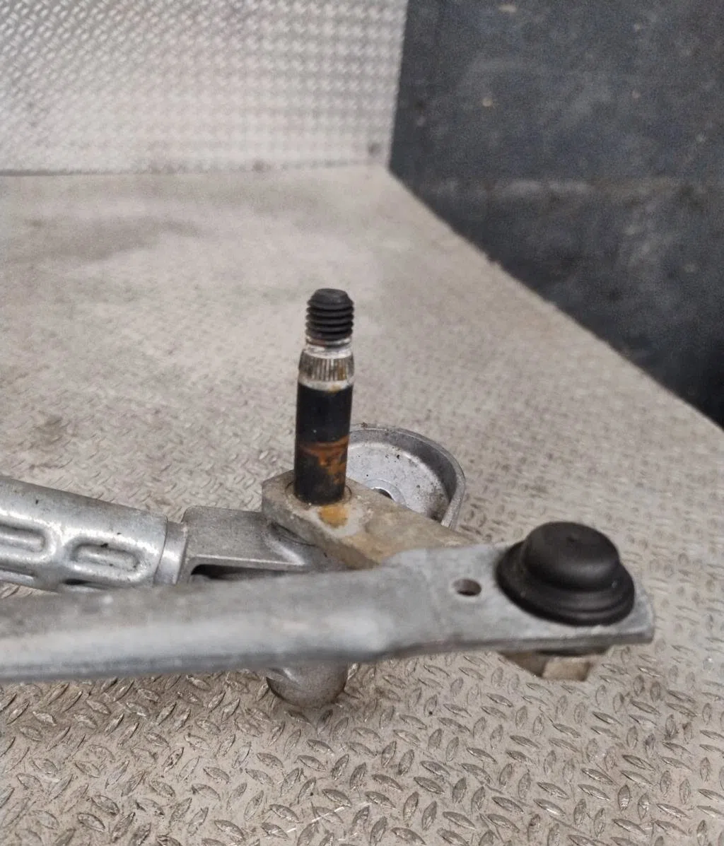 Moteur essuie-glace avant MERCEDES CLASSE C 204  CLASSE C 204 PHASE 1 occasion