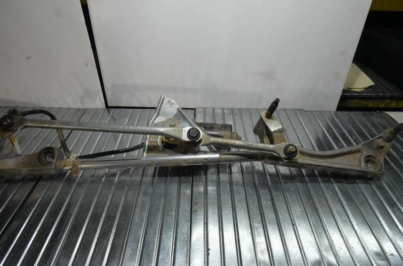 Moteur essuie-glace avant MERCEDES CLASSE CLK 209 CABRIOLET occasion