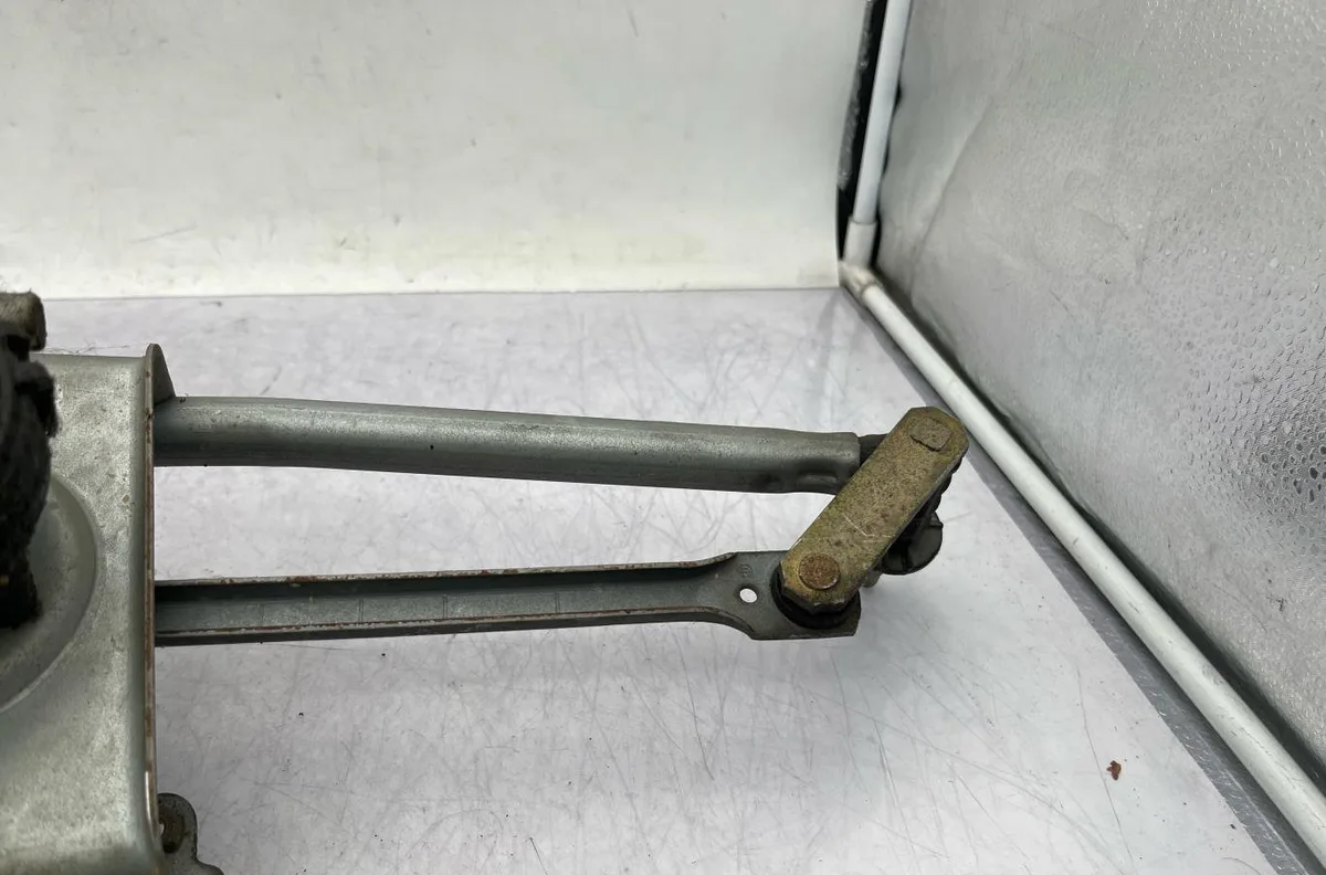 Moteur essuie-glace avant MERCEDES SPRINTER 1 PHASE 2 occasion