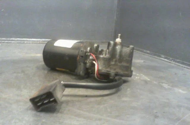 Moteur essuie-glace avant MERCEDES VITO 2002 occasion