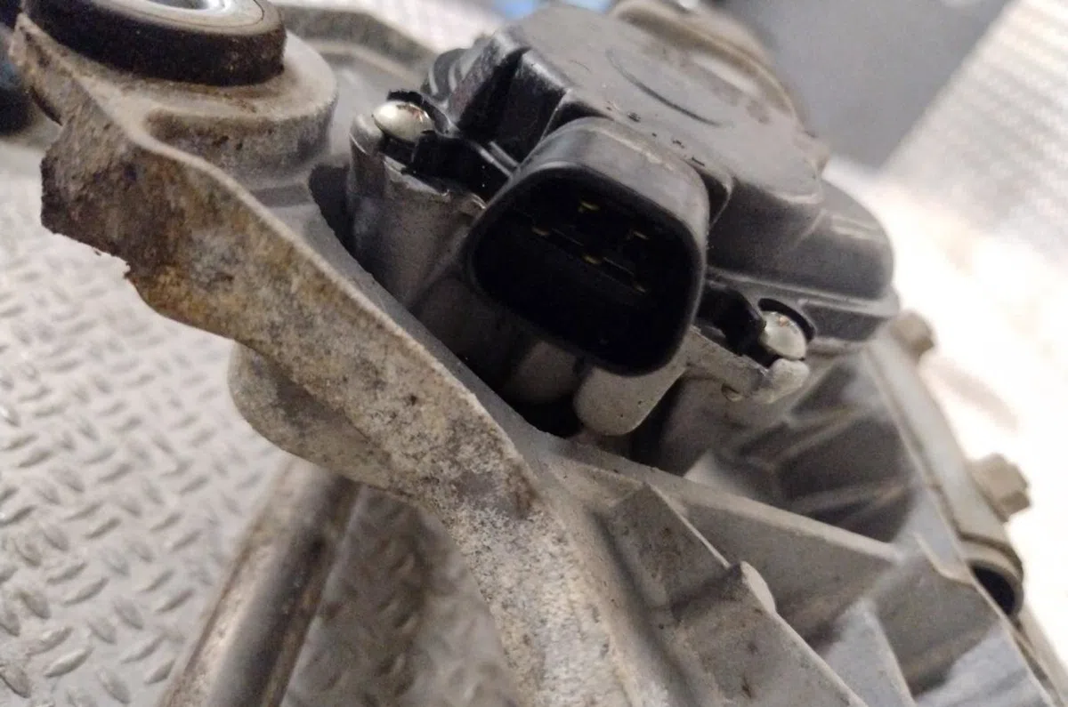 Moteur essuie-glace avant MITSUBISHI GRANDIS  GRANDIS occasion