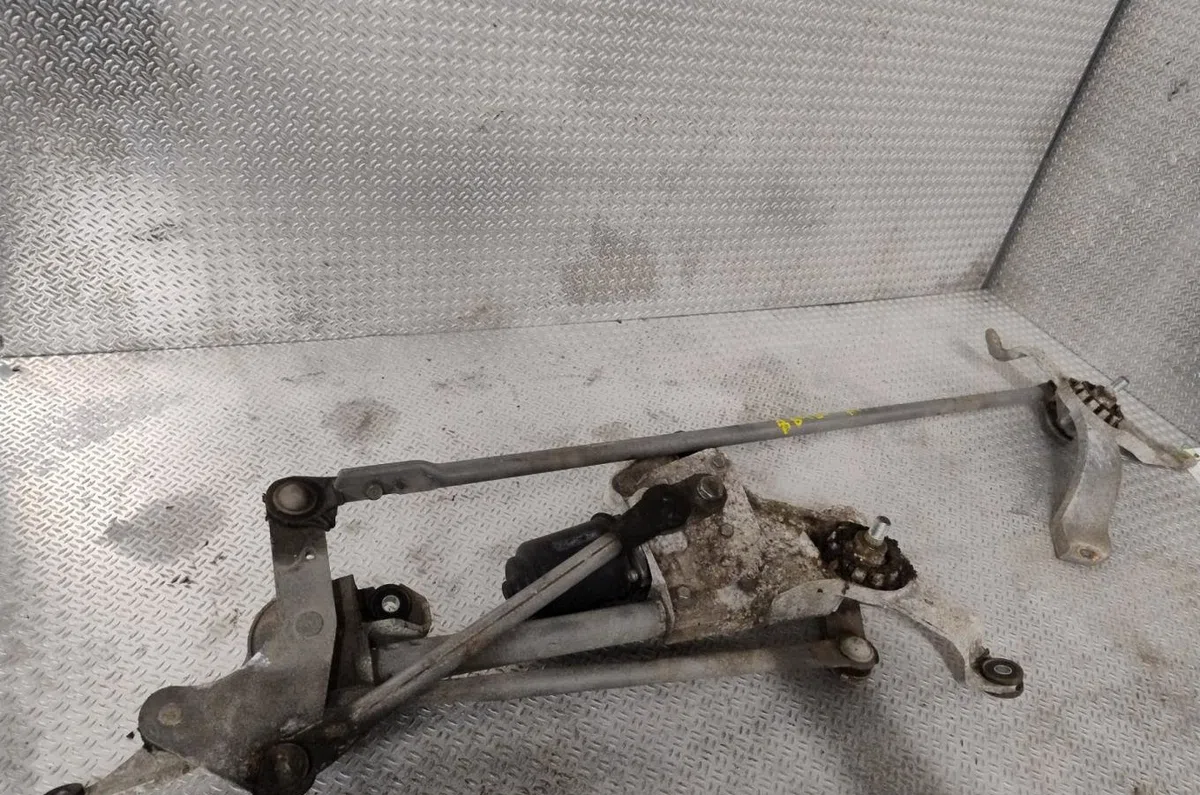 Moteur essuie-glace avant MITSUBISHI GRANDIS  GRANDIS occasion