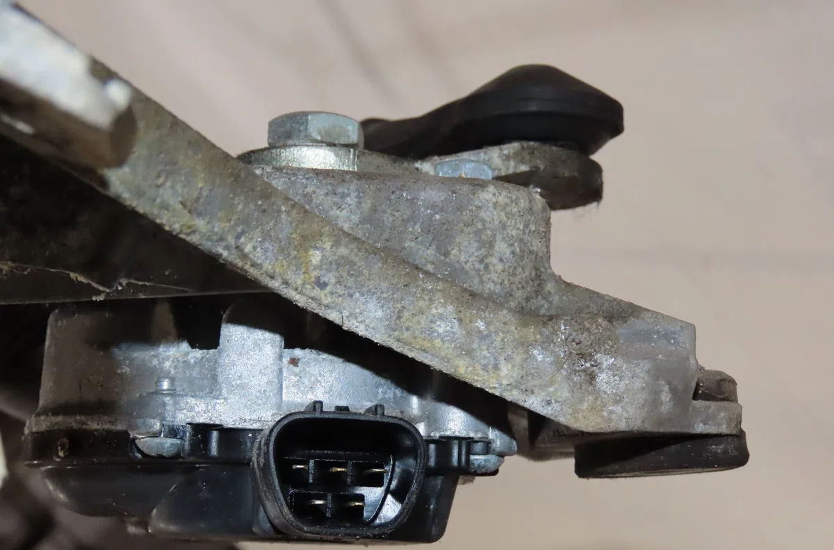 Moteur essuie-glace avant Mitsubishi GRANDIS (NA_W) 2.0 di-d (na8w) (2005-2010) occasion