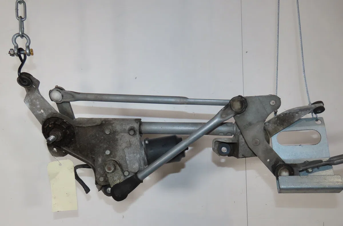 Moteur essuie-glace avant Mitsubishi GRANDIS (NA_W) 2.0 di-d (na8w) (2005-2010) occasion