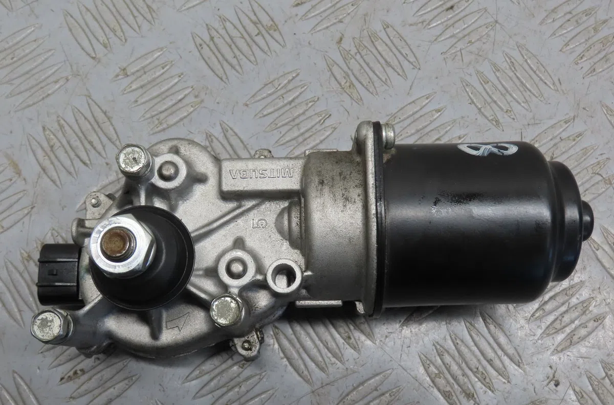 Moteur essuie-glace avant Mitsubishi LANCER VIII (CY_A, CZ_A) 1.8 (cy3a, cy6a) (2010) occasion