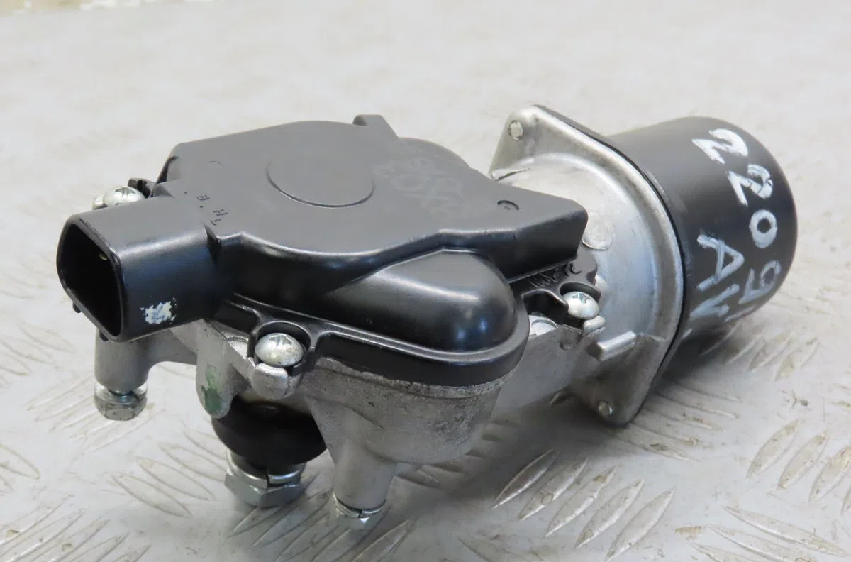Moteur essuie-glace avant Mitsubishi LANCER VIII (CY_A, CZ_A) 1.8 (cy3a, cy6a) (2010) occasion