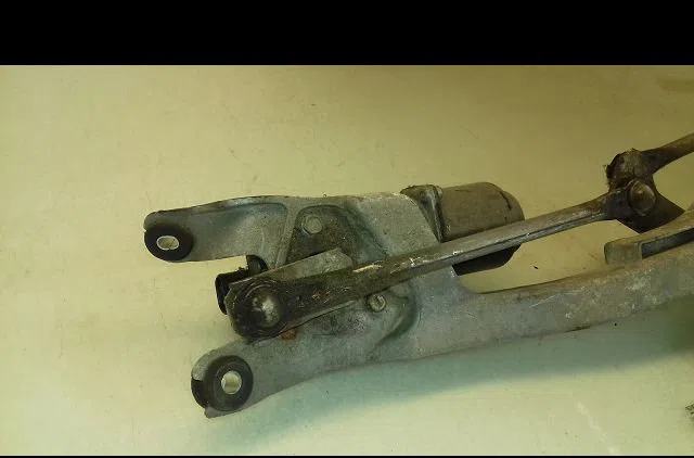Moteur essuie-glace avant Mitsubishi LANCER VIII (CY_A, CZ_A) 2.0 di-d (cy8a) (2008) occasion