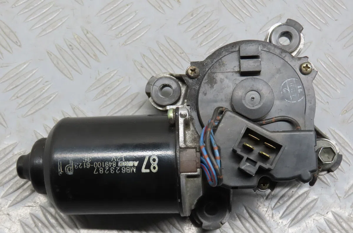 Moteur essuie-glace avant Mitsubishi PAJERO III (V7_W, V6_W) 2.5 tdi (v64w, v74w) (2001-2006) occasion