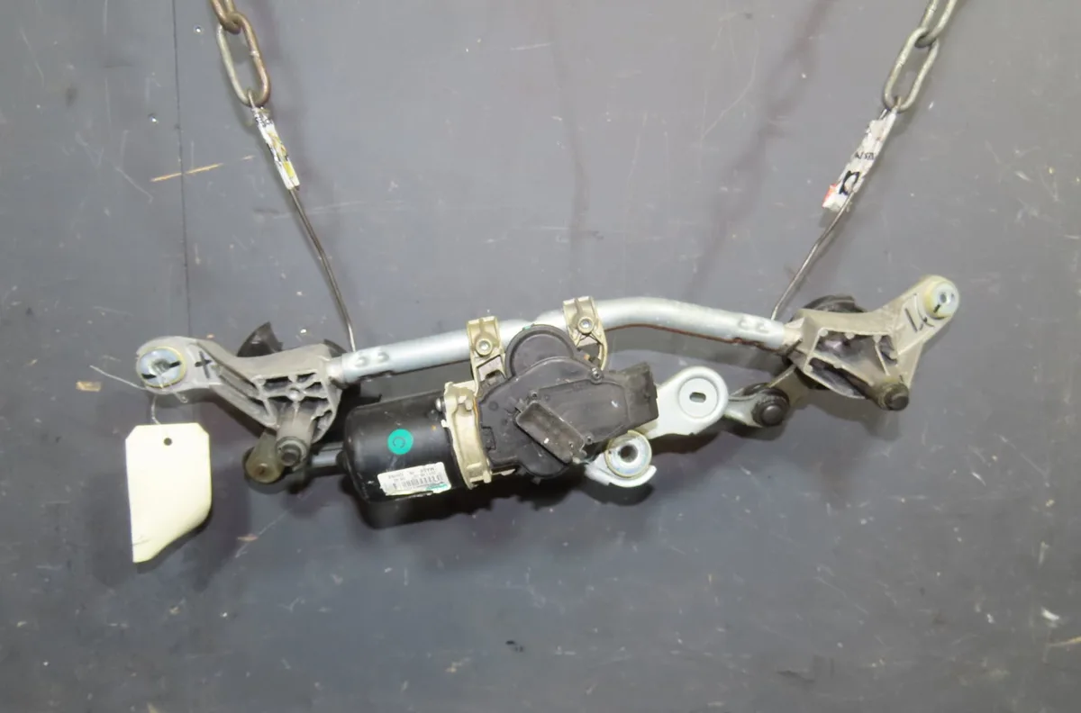 Moteur essuie-glace avant Nissan JUKE (F15) 1.6 (2010) 5 portes occasion