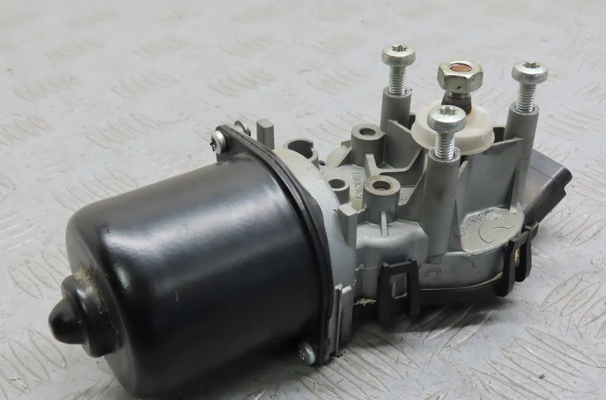 Moteur essuie-glace avant Nissan KUBISTAR Camionnette (X76) 1.5 dci 70 (2005-2009) occasion