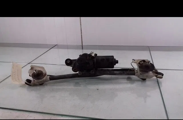 Moteur essuie-glace avant Nissan MICRA III (K12) 1.2 16v (2003-2010) occasion