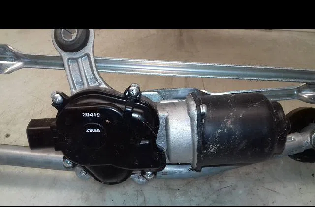 Moteur essuie-glace avant Nissan MICRA IV (K13K) 1.2 (2010-2015) occasion
