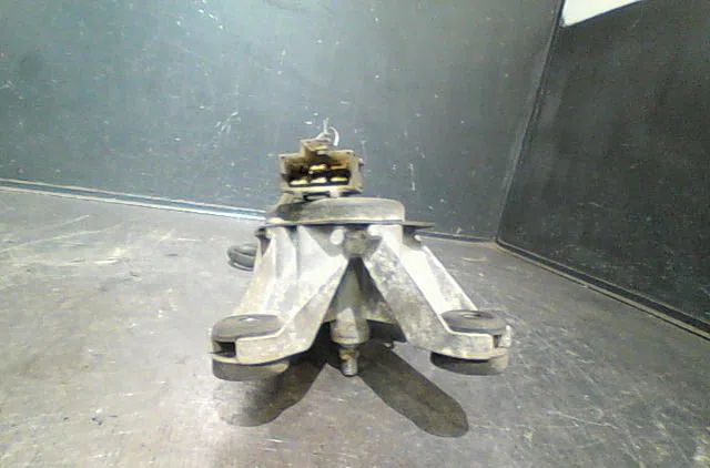 Moteur essuie-glace avant Nissan PATROL GR IV (Y60, GR) 2.8 td (y60a) (1988-1997) 3 portes occasion