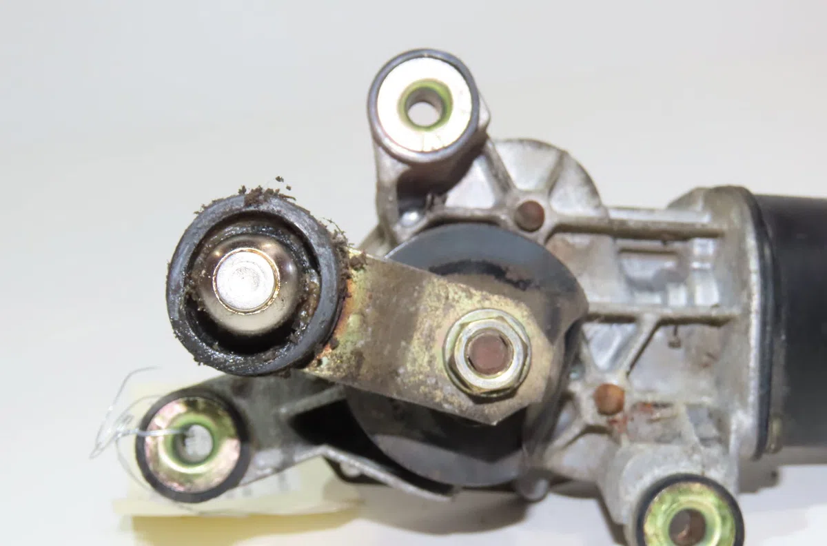 Moteur essuie-glace avant Nissan PICK UP (D22) 2.5 td 4wd (1998-2005) occasion