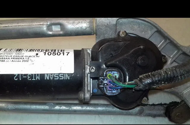 Moteur essuie-glace avant Nissan PRIMERA Break (WP12) 1.8 (2002-2007) occasion