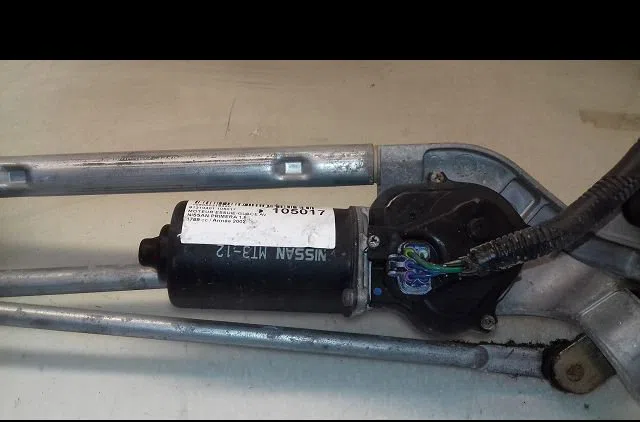 Moteur essuie-glace avant Nissan PRIMERA Break (WP12) 1.8 (2002-2007) occasion