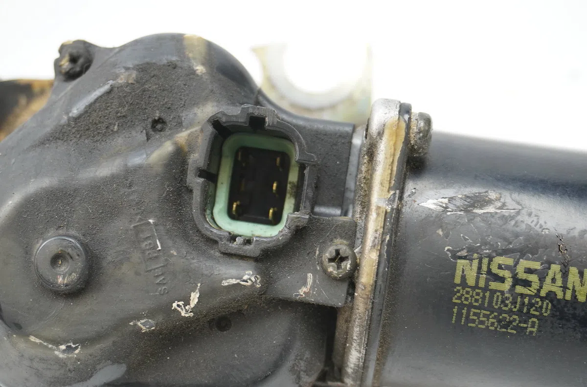 Moteur essuie-glace avant Nissan PRIMERA Hatchback (P11) 2.0 td (1996-2002) occasion