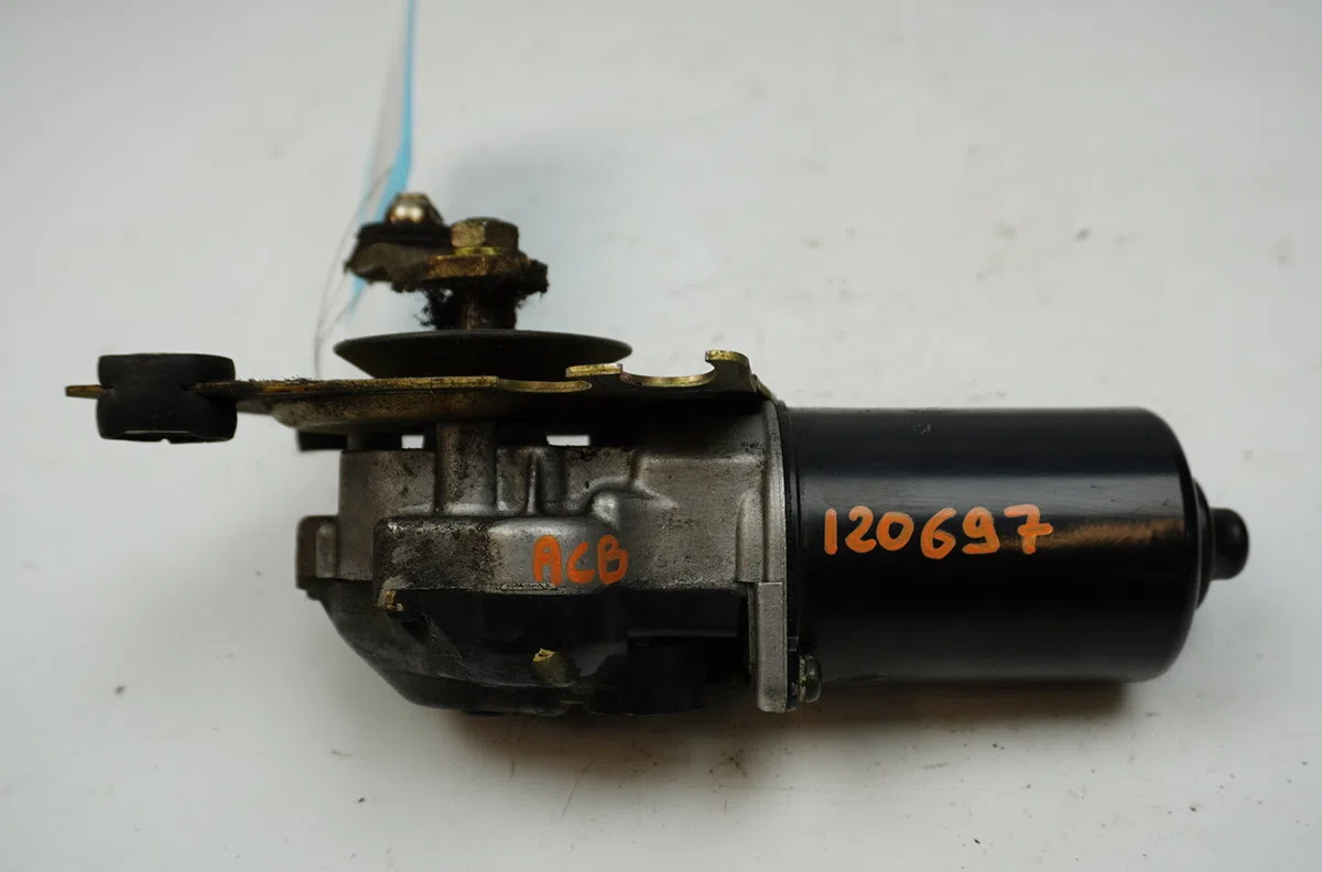 Moteur essuie-glace avant Nissan PRIMERA Hatchback (P11) 2.0 td (1996-2002) occasion