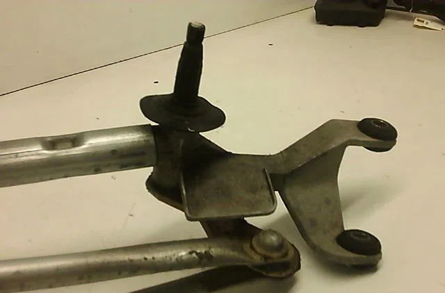 Moteur essuie-glace avant NISSAN PRIMERA occasion