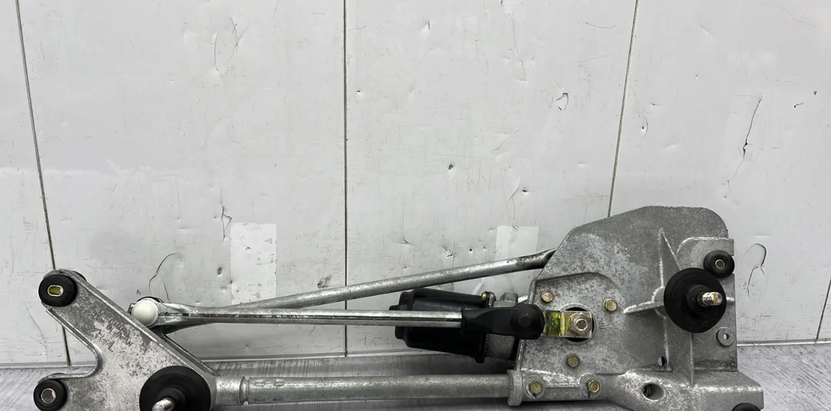 Moteur essuie-glace avant NISSAN T30 occasion