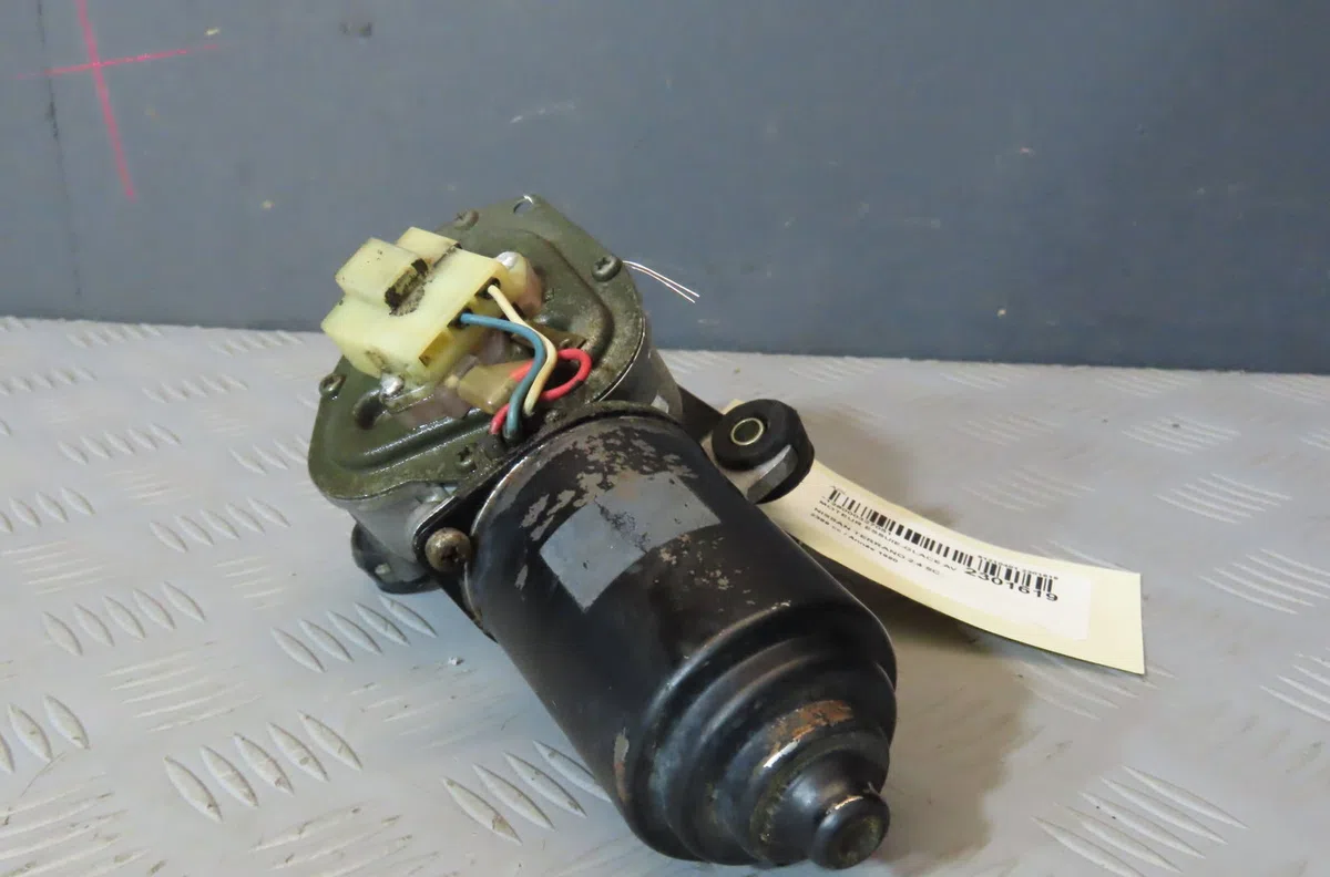 Moteur essuie-glace avant NISSAN TERRANO 1990 occasion
