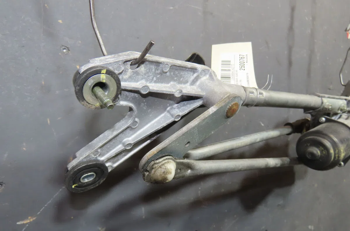 Moteur essuie-glace avant Nissan X-TRAIL I (T30) 2.2 dci 4x4 (2001-2008) 5 portes occasion