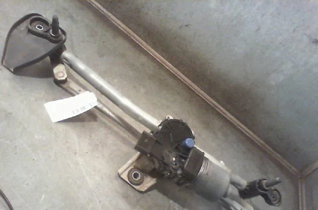 Moteur essuie-glace avant OPEL ASTRA 2009 occasion