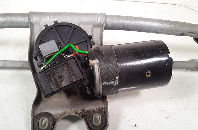Moteur essuie-glace avant Opel ASTRA G Break (T98) 1.6 16v (f35) (1998-2004) occasion