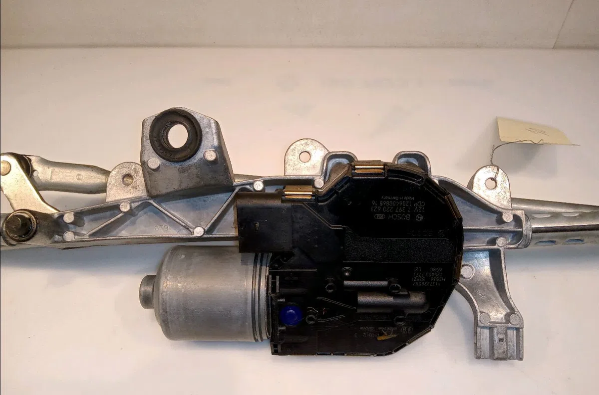 Moteur essuie-glace avant Opel ASTRA J (P10) 1.4 turbo (68) (2010-2015) occasion