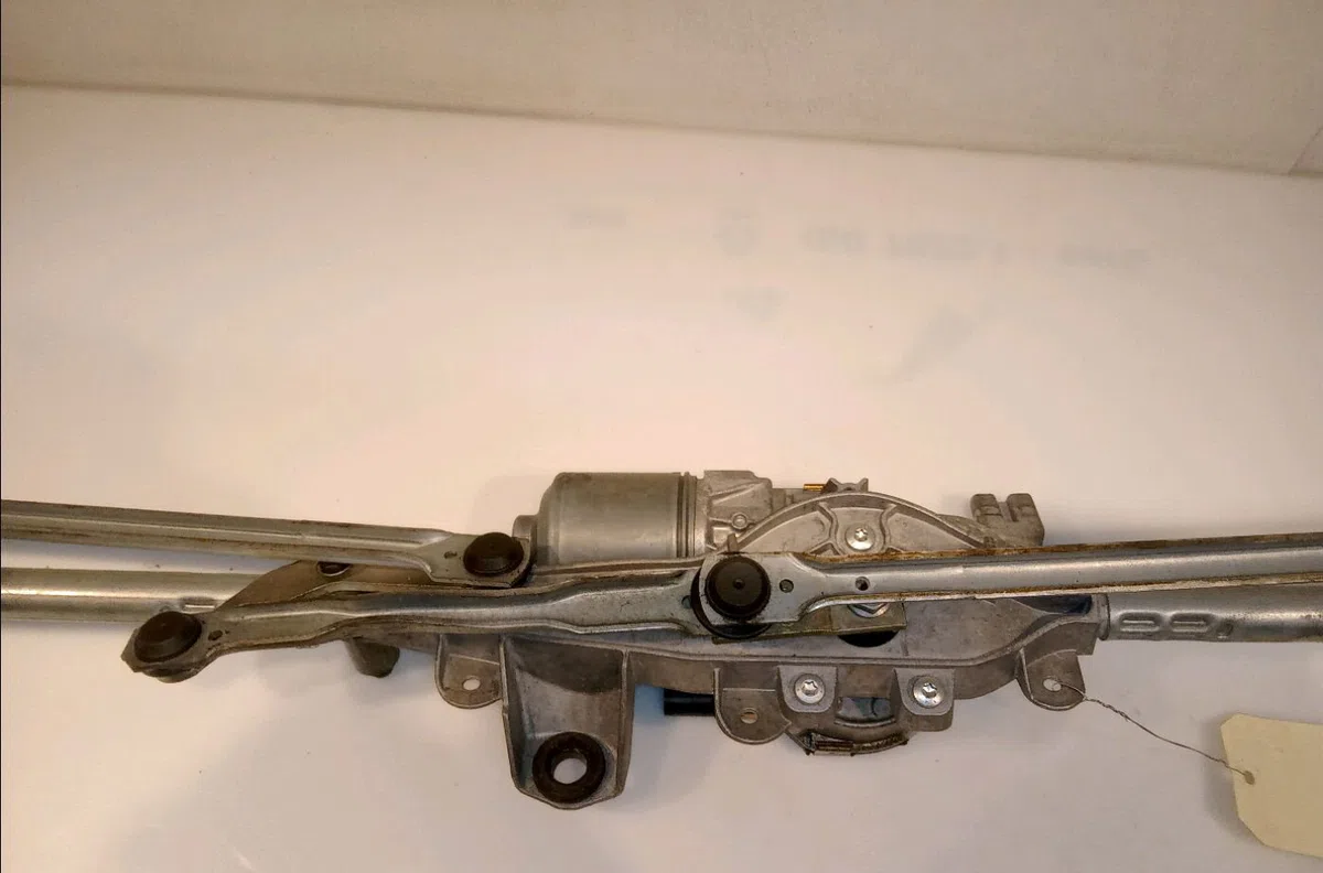 Moteur essuie-glace avant Opel ASTRA J (P10) 1.4 turbo (68) (2010-2015) occasion