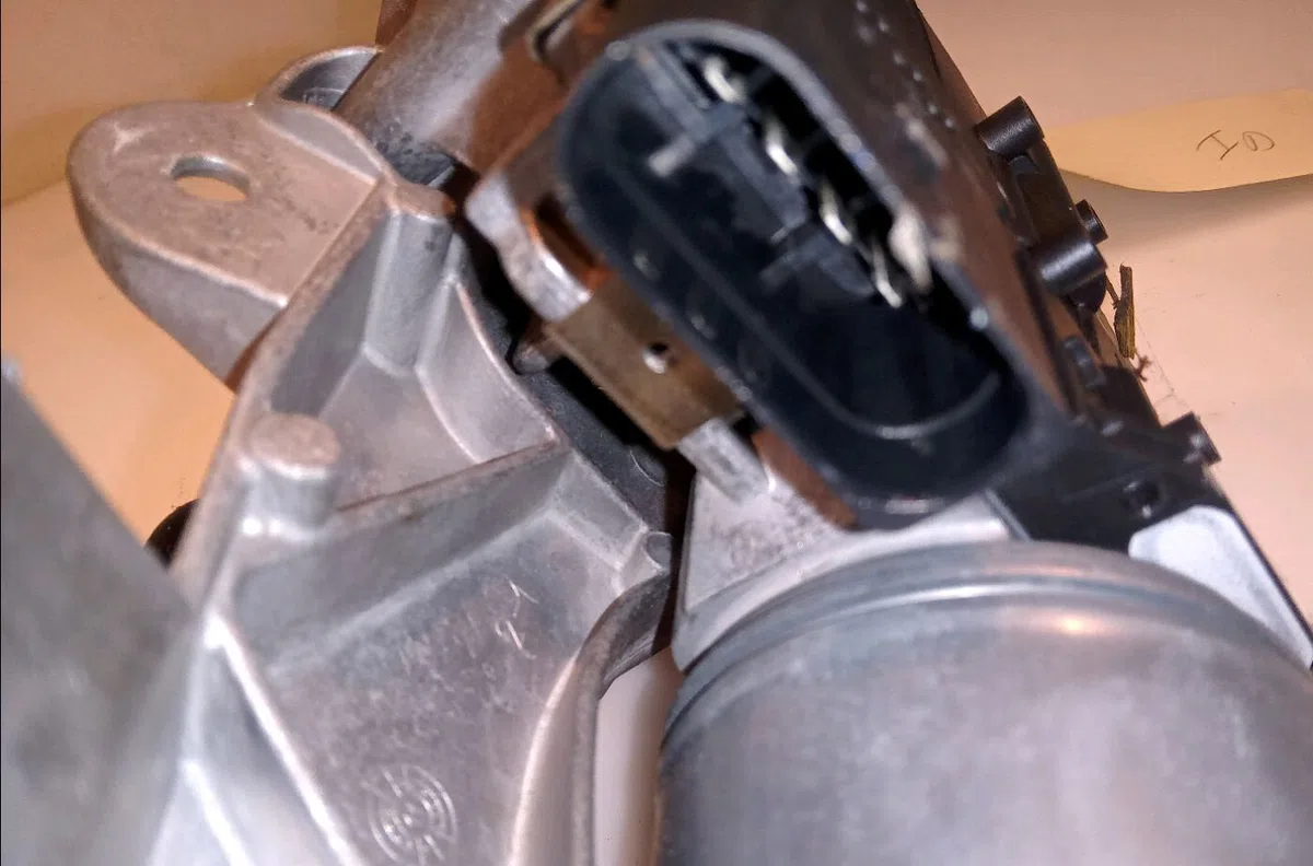Moteur essuie-glace avant Opel ASTRA J (P10) 1.4 turbo (68) (2010-2015) occasion