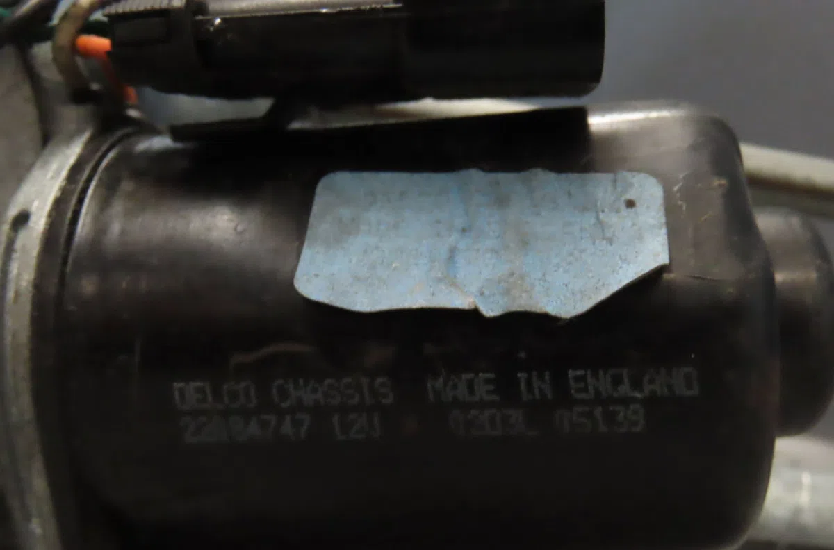 Moteur essuie-glace avant OPEL CORSA 1993 occasion