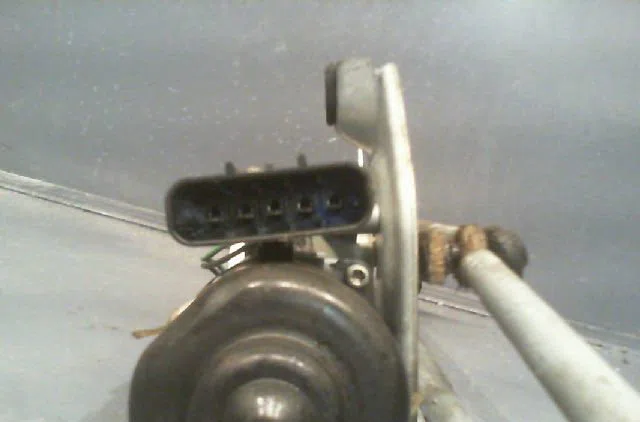 Moteur essuie-glace avant OPEL CORSA 1998 occasion