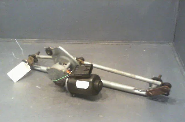 Moteur essuie-glace avant OPEL CORSA 1998 occasion